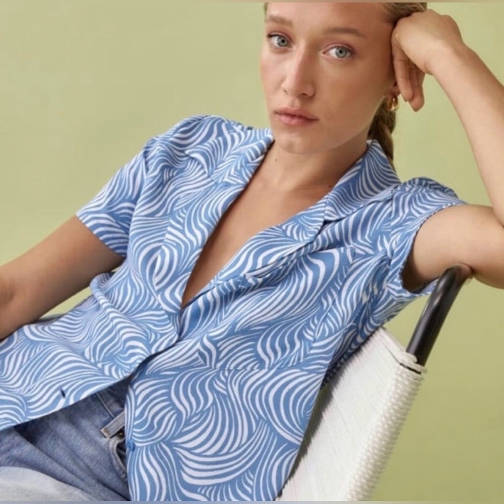 Reformation Cuba Top Button Down Blouse in Splash Blue White, size Small